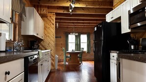 Exterior - Rustic and Charming Cozy Cabin (Terra Alta)