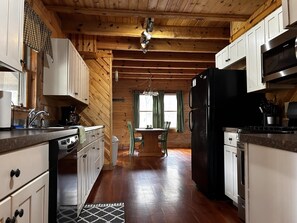 Exterior - Rustic and Charming Cozy Cabin (Terra Alta)