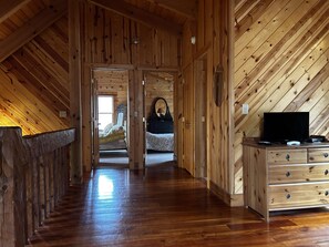 Exterior - Rustic and Charming Cozy Cabin (Terra Alta)