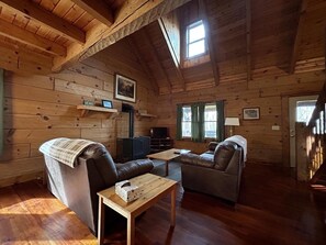 Exterior - Rustic and Charming Cozy Cabin (Terra Alta)