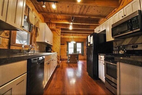 Rustic and Charming Cozy Cabin