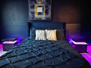 1 bedroom, free WiFi, bed sheets - Live Like ROYALTY in Buckhead This unique place has a style all of its own. (Atlanta)