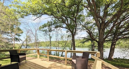 Butternut Cabin - Lake Front Views & Pet Friendly