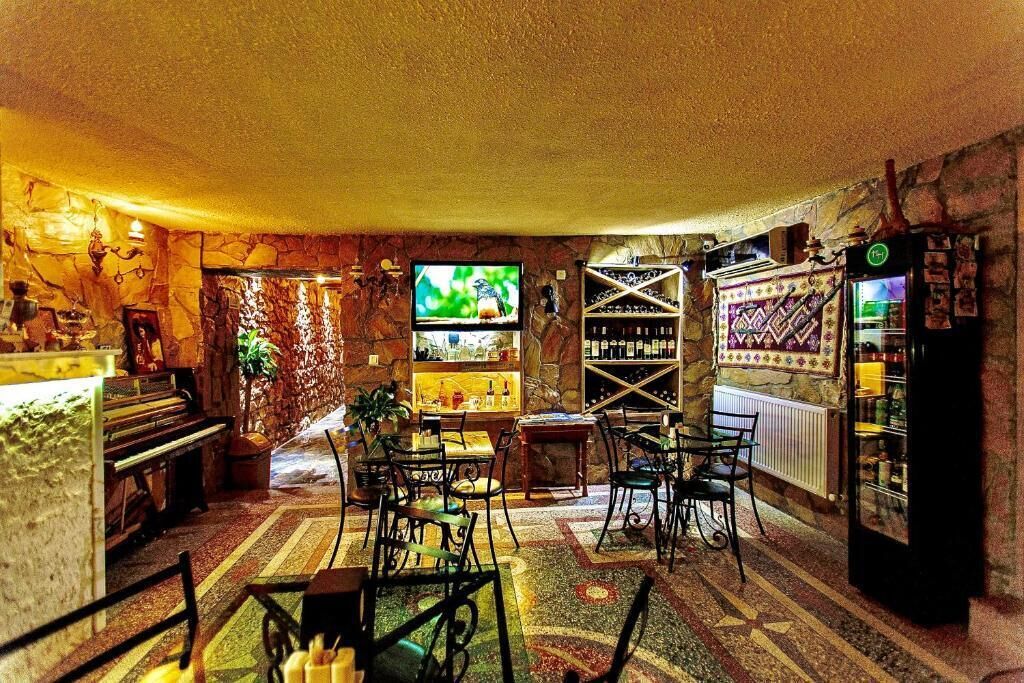 Photo - Hotel History