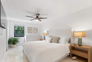 4 Schlafzimmer, Schreibtisch, Bügeleisen/Bügelbrett, kostenloses WLAN