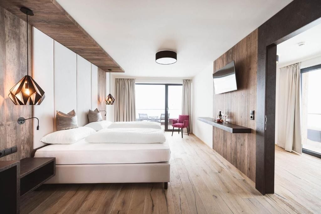 Superior Apartment | In-room safe, free WiFi, bed sheets