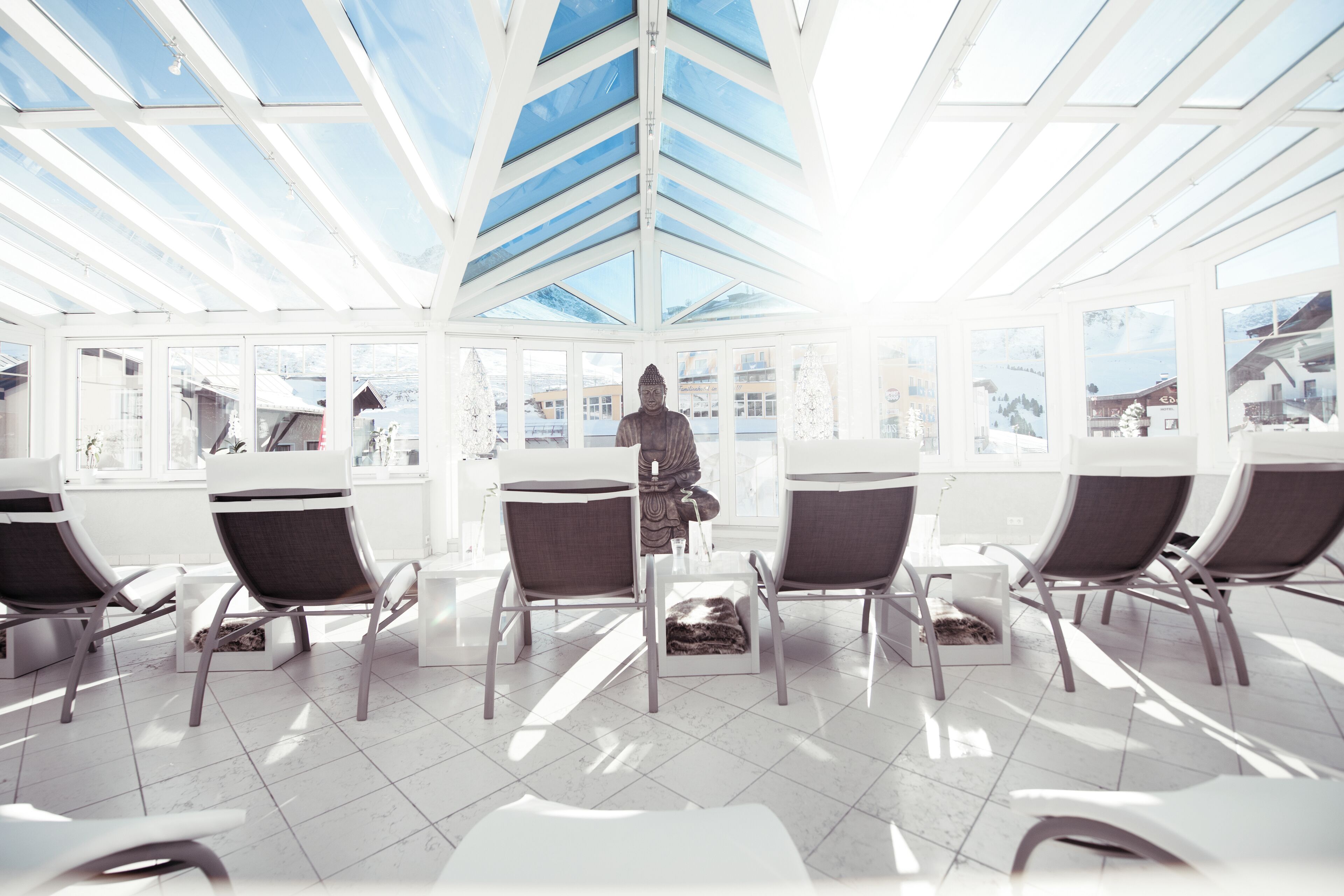 Sauna, steam room, body treatments, aromatherapy, hot stone massages