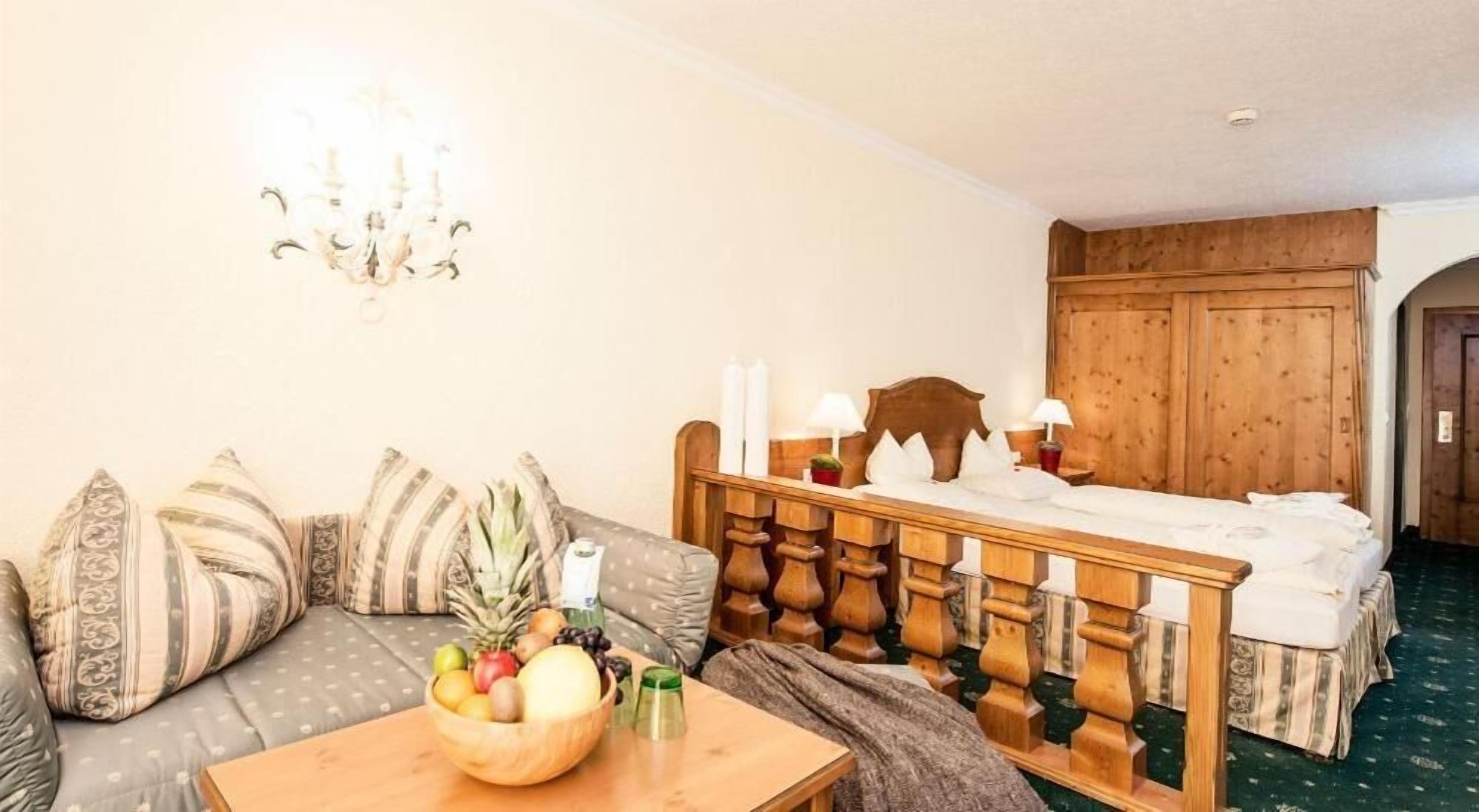 Family Room | In-room safe, free WiFi, bed sheets