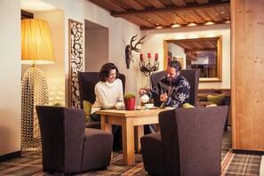 Lobby sitting area - Winterresort Mooshaus (Silz)