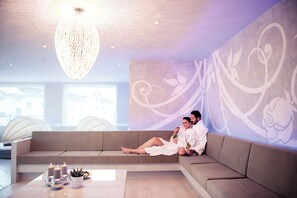 Sauna, bilik wap, rawatan badan, aromaterapi, urut tuaman batu 