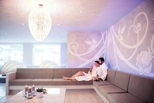 Un sauna, baño turco, tratamientos corporales, aromaterapia