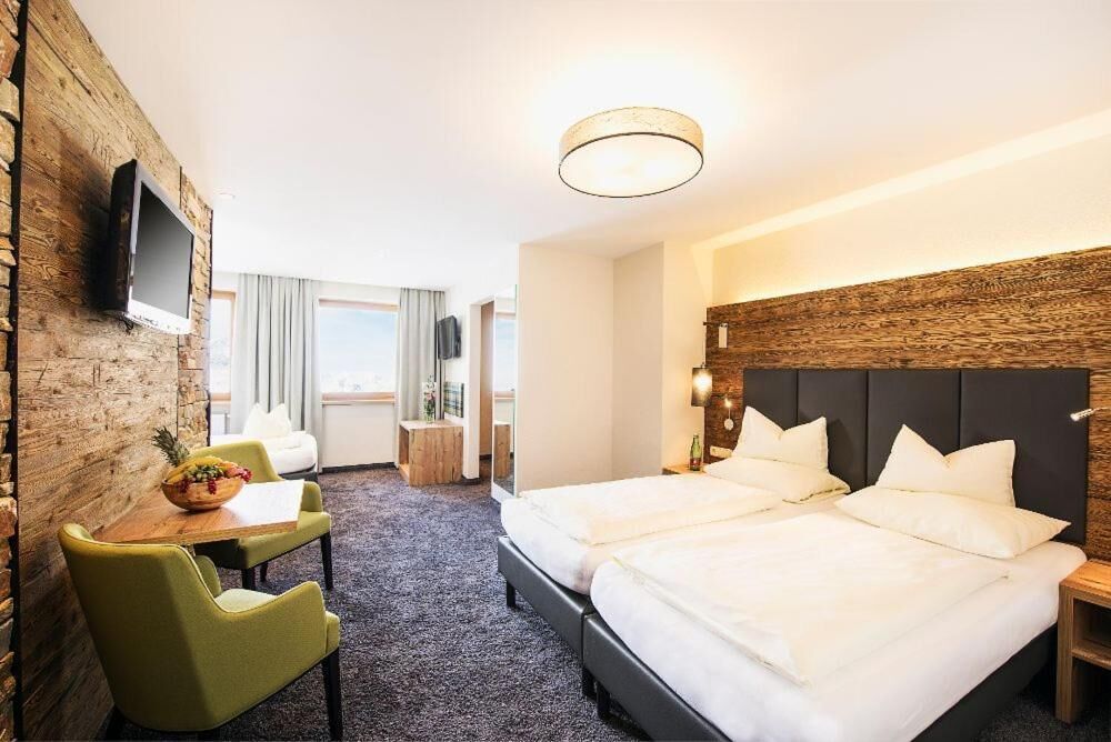 Deluxe Room | In-room safe, free WiFi, bed sheets