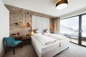 Superior Room | In-room safe, free WiFi, bed sheets - Winterresort Mooshaus (Silz)