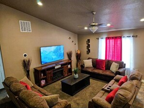 Smart TV, fireplace