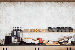 Free daily buffet breakfast