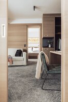 高级公寓 | 客房内保险箱、办公桌、免费 WiFi、床单