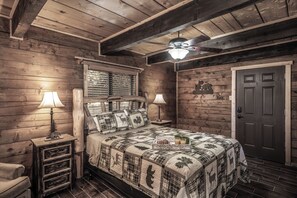 4 bedrooms, iron/ironing board, WiFi, bed sheets - The Otero Cabin - The Perfect Family Mountain Retreat (Ruidoso)