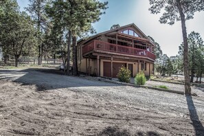 Driveway with ample parking