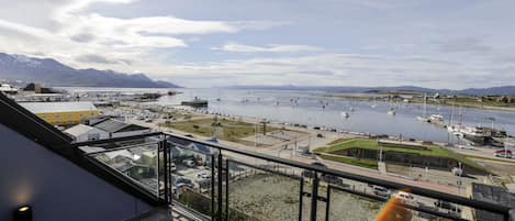 Apartment, 2 Bedrooms (5C) | Balcony