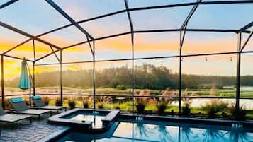 Piscine couverte, piscine chauffée