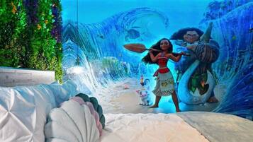 9 chambres, bureau, fer et planche à repasser, lit parapluie