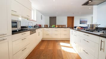 Fridge, dishwasher, electric kettle, toaster
