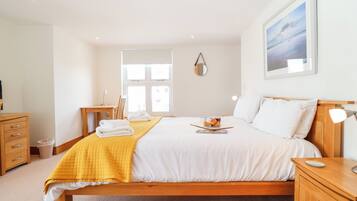 4 bedrooms, individually decorated, individually furnished, free WiFi