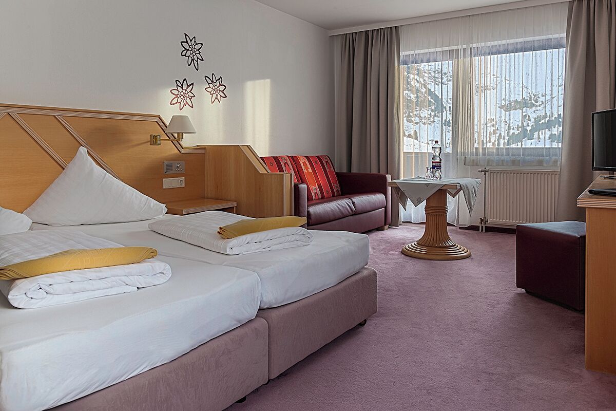 Chambre Familiale | Coffres-forts dans les chambres, bureau, Wi-Fi gratuit, draps fournis