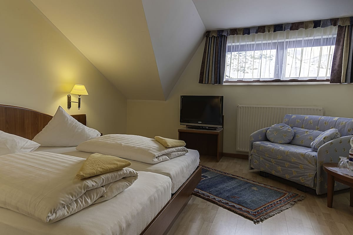 1 Schlafzimmer, Zimmersafe, Schreibtisch, kostenloses WLAN