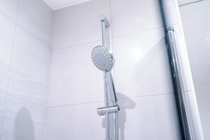 Shower - 2 Bedroom Apartment with Balcony (Manchester)