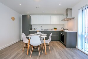 Private kitchen - Superior 2 Bedroom Apartment with Balcony (Greater Manchester)