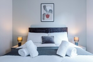 2 Schlafzimmer, Schreibtisch, Bügeleisen/Bügelbrett, kostenloses WLAN