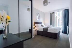 2 bedrooms, desk, iron/ironing board, free WiFi - Superior 2 Bedroom Apartment (Greater Manchester)