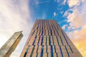 المنشأة من الخارج