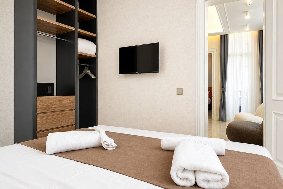 Junior Apartment | Premium bedding, Select Comfort beds, laptop workspace