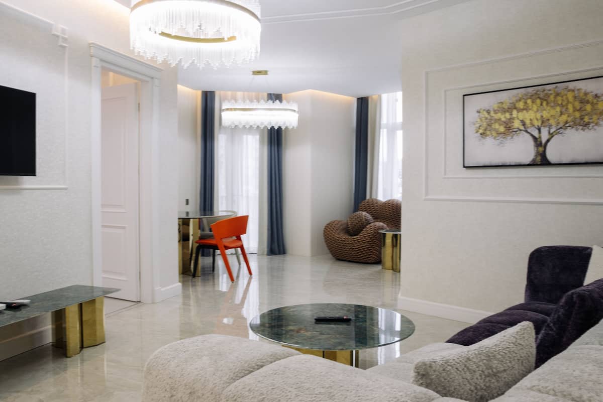 Deluxe Apartment | Living area | Smart TV, pay movies