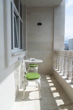 Junior Apartment | Balcony - MamuApartment (Batumi)