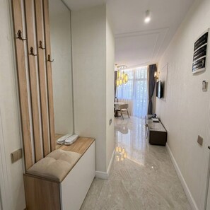 Executive Apartment | Living area | Smart TV, pay movies - MamuApartment (Batumi)