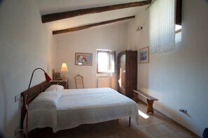 2 bedrooms, bed sheets