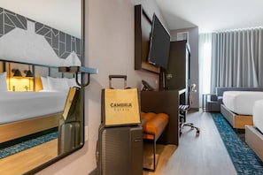 Ropa de cama de alta calidad y escritorio