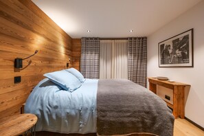 5 bedrooms, iron/ironing board, travel crib, free WiFi