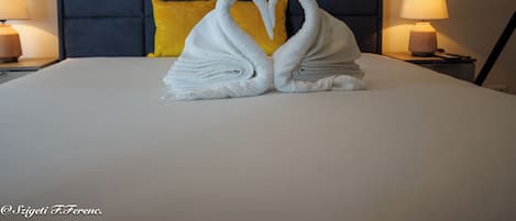 2 bedrooms, iron/ironing board, bed sheets