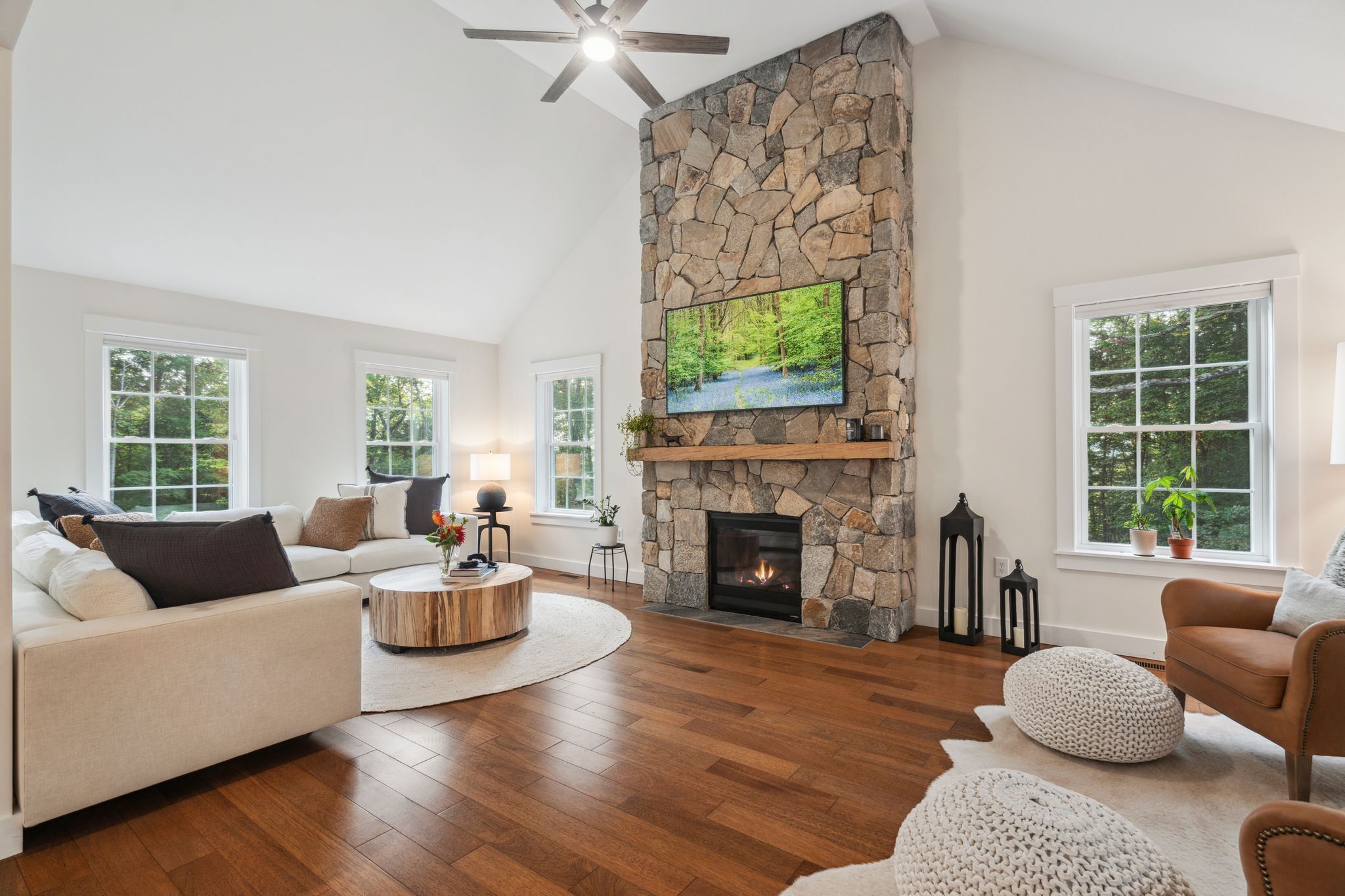 Heritage Hill Hideaway · Pool, Sauna, Hot Tub, 10 mins to Squam Lake Beach