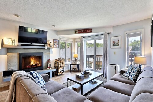 Beautiful Okemo Mountain Lodge Condo at Clocktower Base - Direct Ski Access