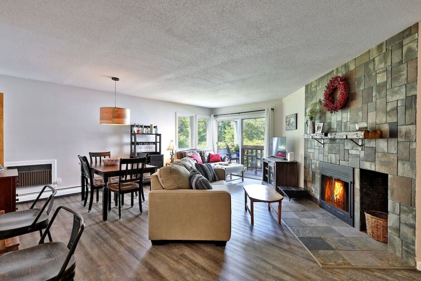 Family Friendly Brookhaven Condo in Ludlow! On Okemo Shuttle