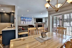 TV, fireplace, stereo