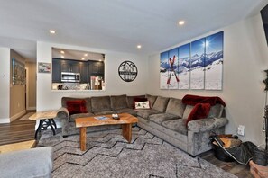 TV, fireplace, stereo