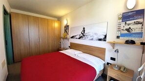 2 soverom, strykejern/-brett, wi-fi og sengetøy