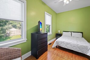 1 chambre, bureau, fer et planche à repasser, Wi-Fi