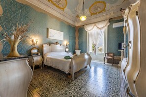 4 bedrooms, iron/ironing board, travel cot, free WiFi